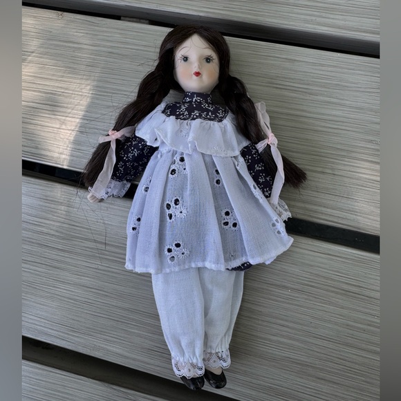 Vintage Charming White and Black Porcelain Doll - Picture 4 of 8